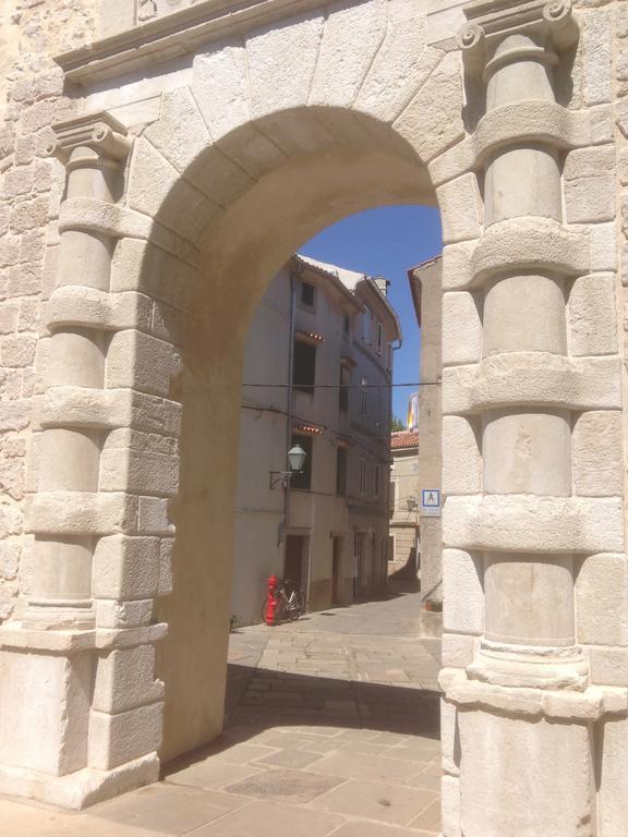 Kremenic Cres