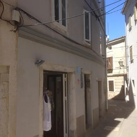 Apartments Kremenic Cres Exterior photo